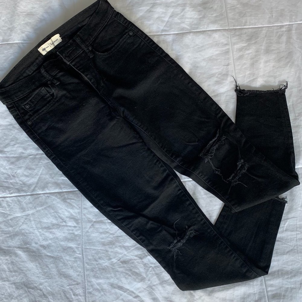 GAP true skinny ankle jean in black, ripped, 27